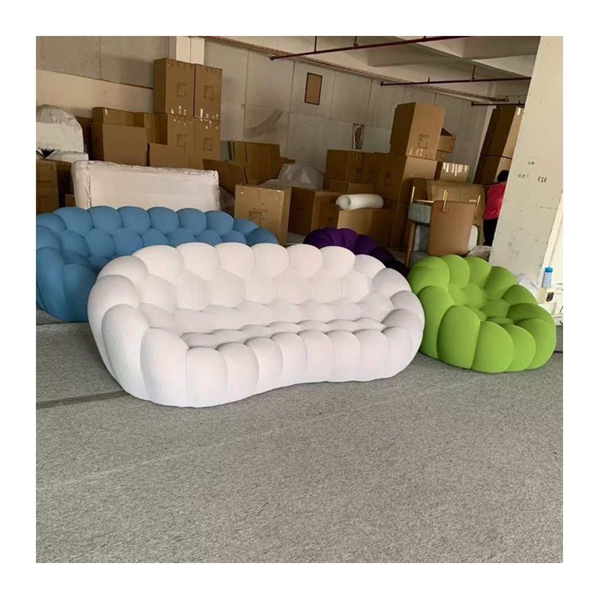 Modernes Schlafsofa aus Stoff in Weiß mit sportlichem Design und bequemer Schaumstoffkonstruktion - Bild 1