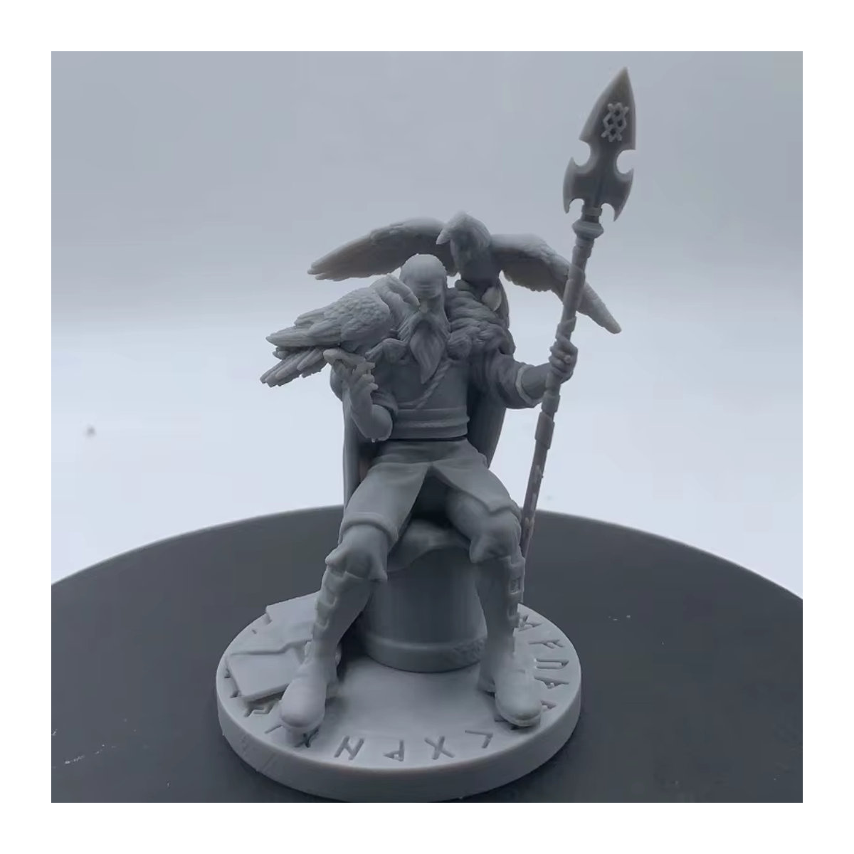 MODX Odin Figur im Maßstab 1/24, sitzende Statue aus Kunstharz, Grau, Höhe: 8,8 cm - Bild 3