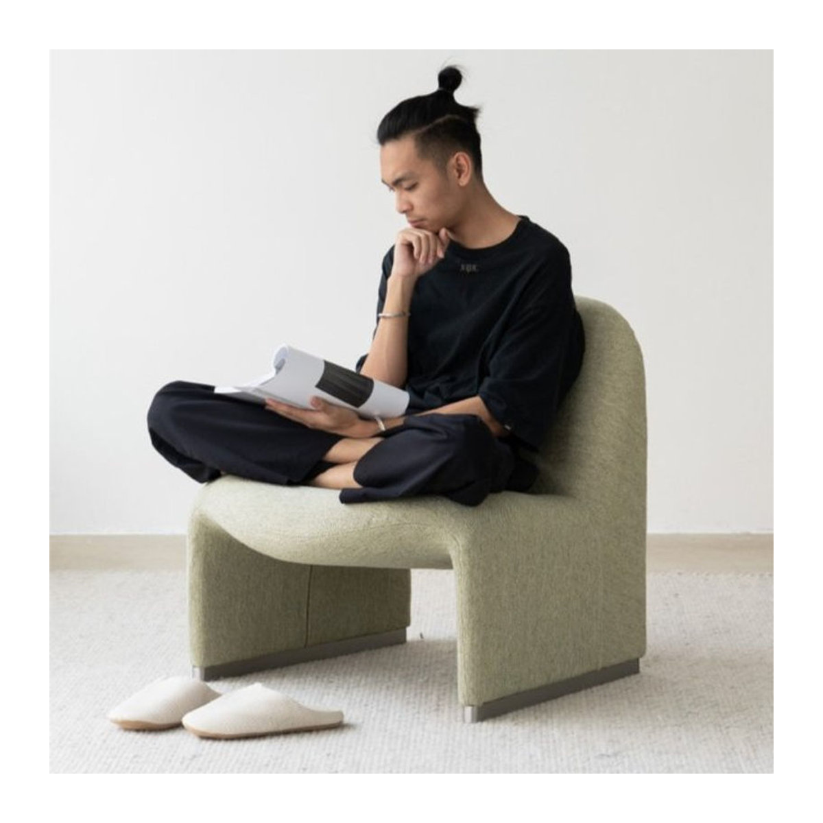 MOMO Hill Designer-Stuhl Loungesessel im Bauhaus-Stil aus Leinen in Beige oder Grün - Bild 1