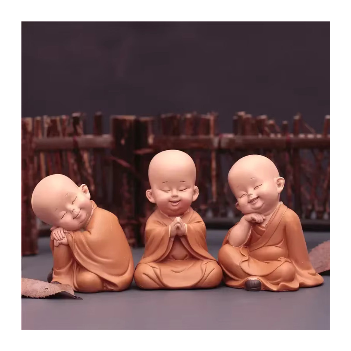 MOONBIFFY Buddha-Figur aus Kunstharz in Braun, handgefertigte orientalische Mönchstatuen als dekorative Skulptur für dein Zuhause oder das Auto - Bild 4