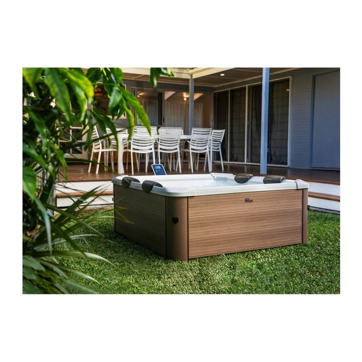 MSpa Whirlpool AMBER Modell 2026 in Braun mit LED, WiFi, UVC, 120 Luftdüsen und 8 Hydromassagedüsen - Bild 1