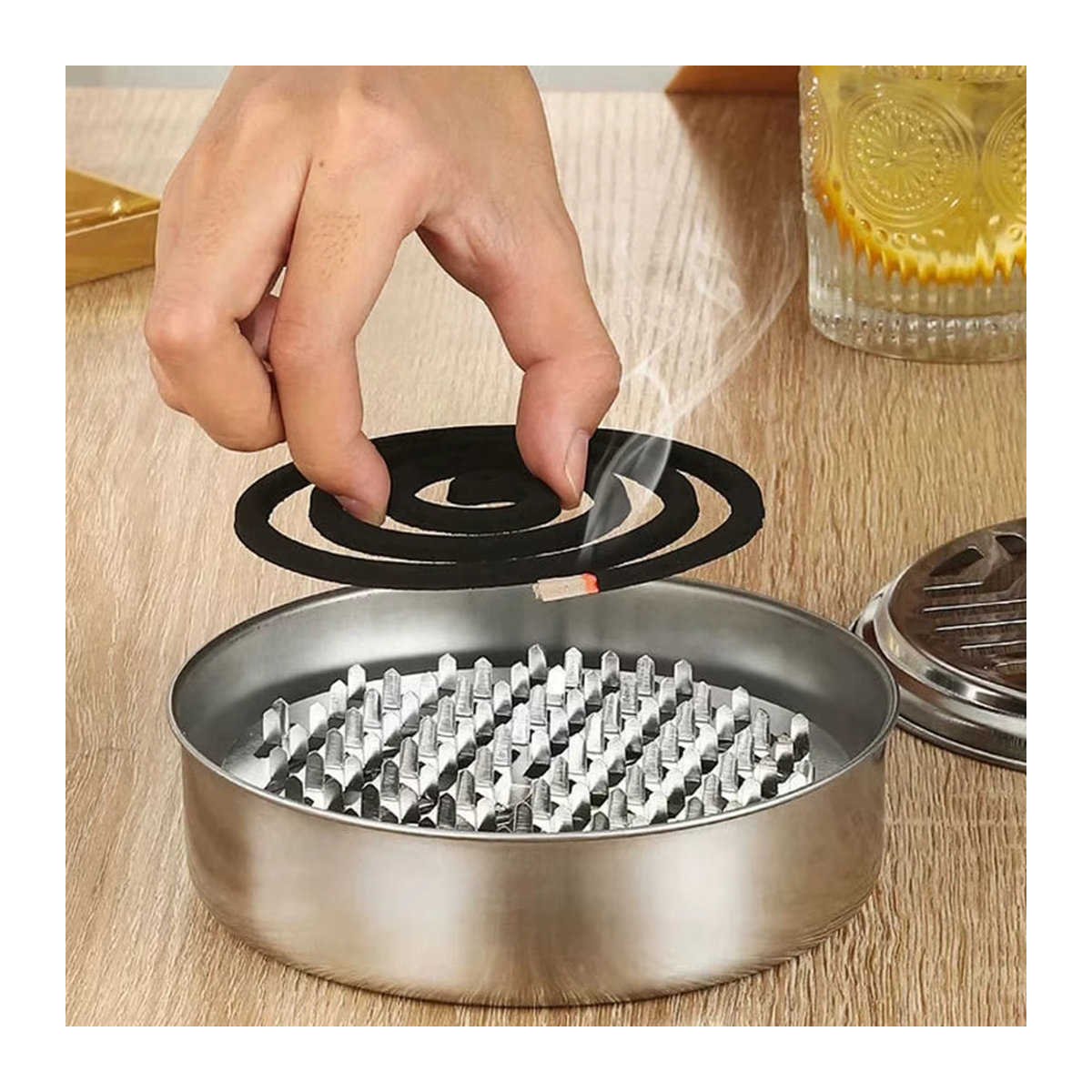 Mückenspiralenhalter aus Edelstahl mit Abdeckung als rundes Mückenspiraltablett zur einfachen Reinigung - Bild 3
