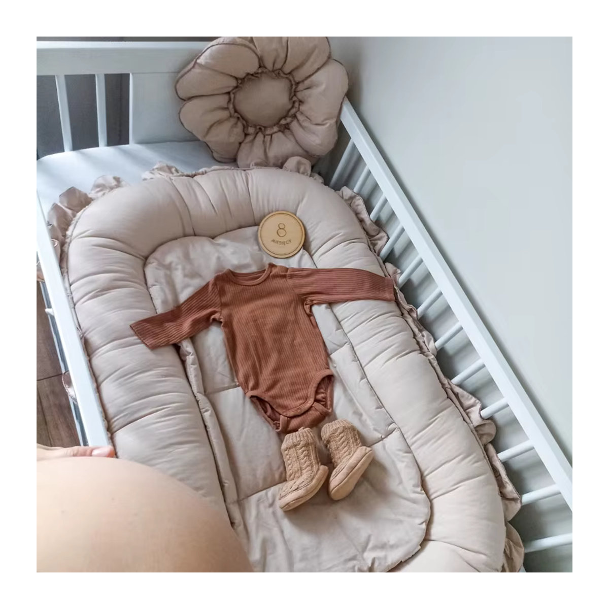 Multifunktionales Baby Nest Bett als Reisekrippe mit Matratze für Neugeborene und Kleinkinder in Beige - Bild 4