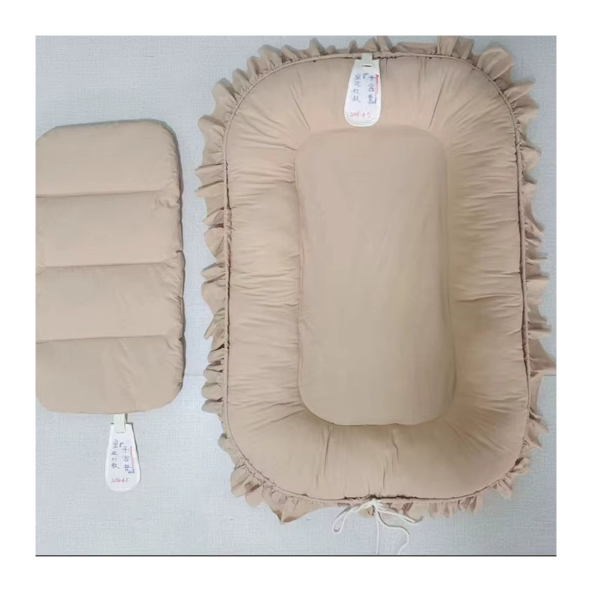 Multifunktionales Baby Nest Bett als Reisekrippe mit Matratze für Neugeborene und Kleinkinder in Beige - Bild 5