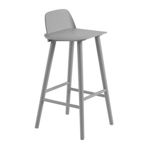 Muuto Nerd Barhocker in Grau aus Massivholz und Holzwerkstoff im skandinavischen Design
