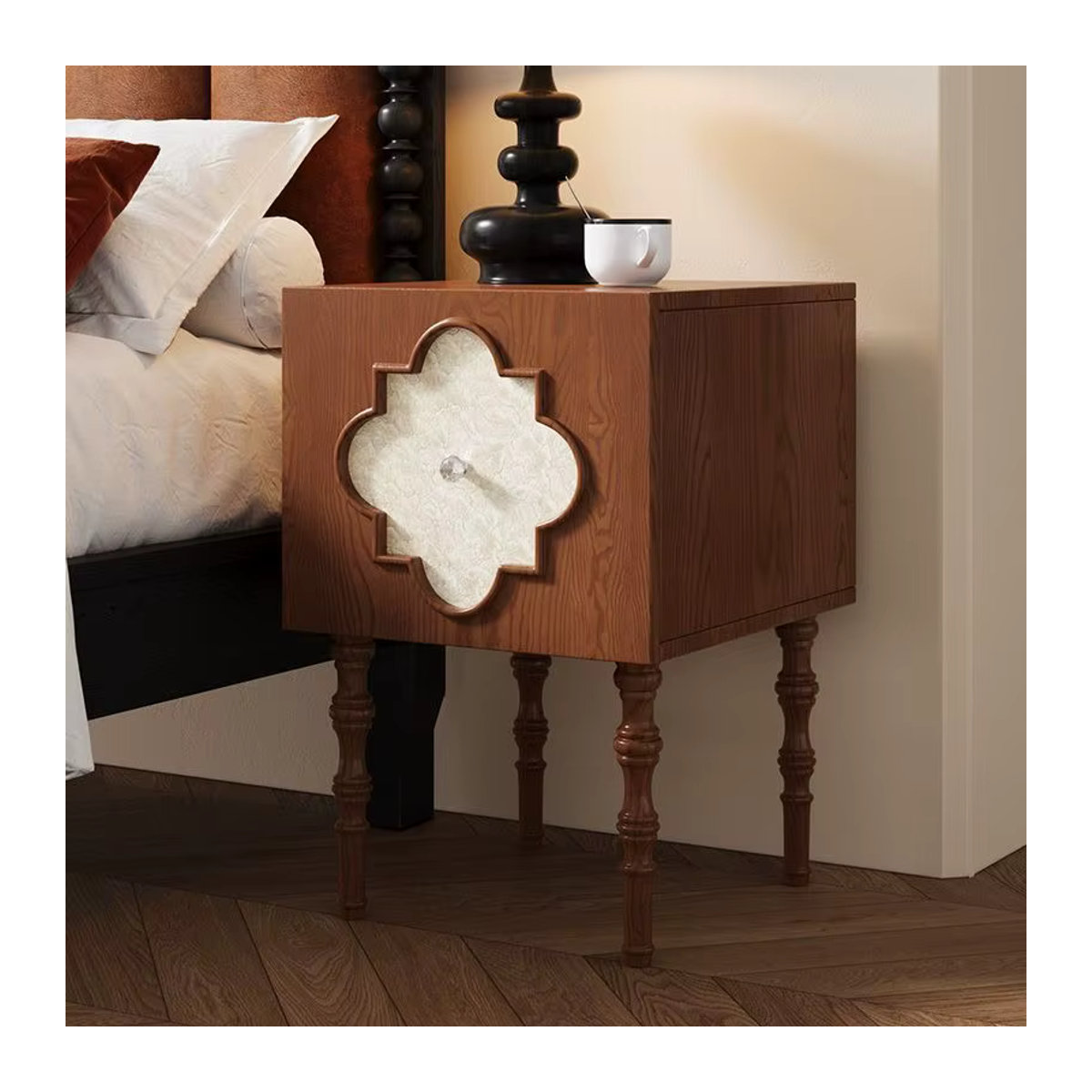 Nachttisch aus Eschenholz in Braun mit floralem Kleeblatt-Design im Art-Deco-Stil - Bild 2