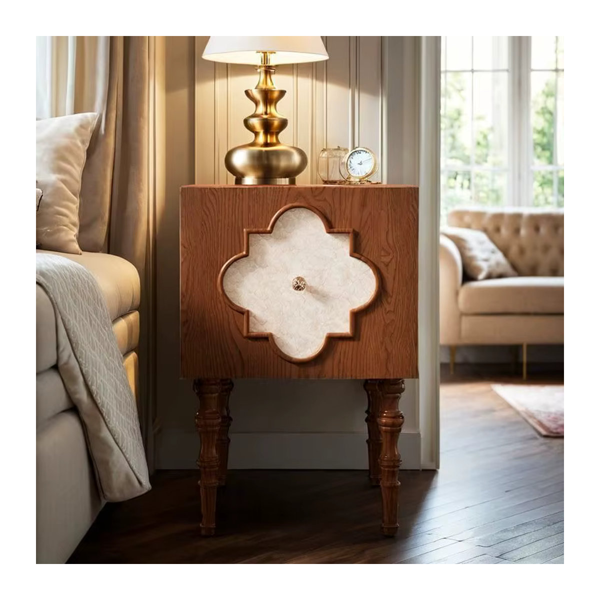Nachttisch aus Eschenholz in Braun mit floralem Kleeblatt-Design im Art-Deco-Stil - Bild 4