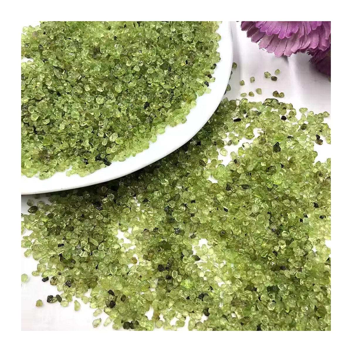 Natürliche Peridot Olivin Chips in Grün, unregelmäßige Edelstein-Chips für DIY-Zubehör und Dekoration, 50 g - Bild 2