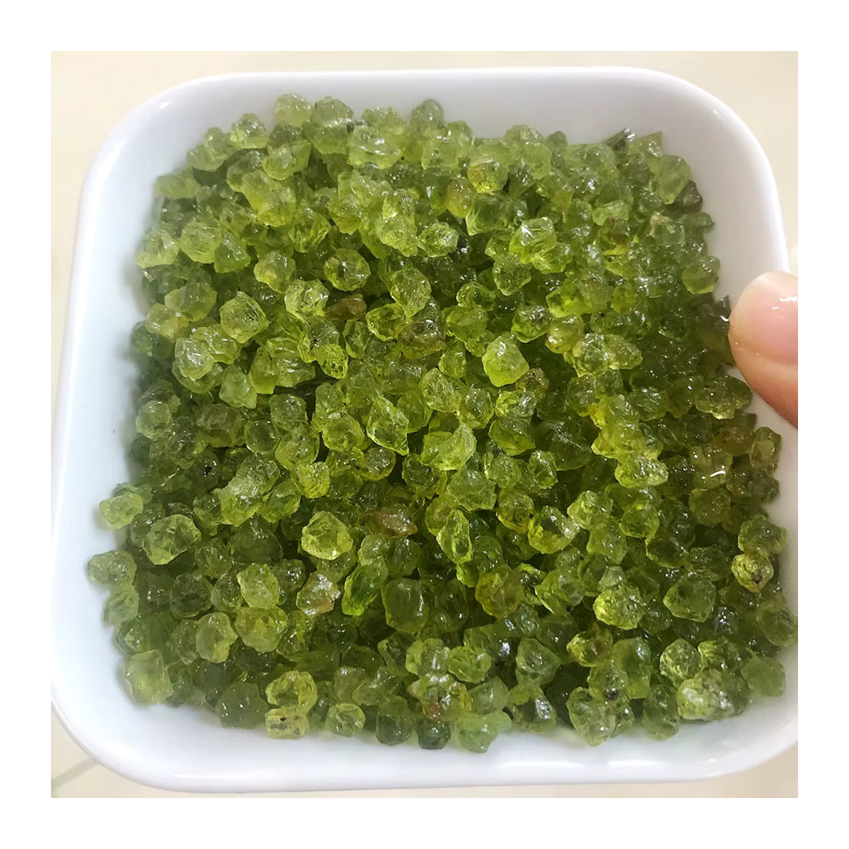 Natürliche Peridot Olivin Rohstein-Chips in Grün, 50 g - Bild 2