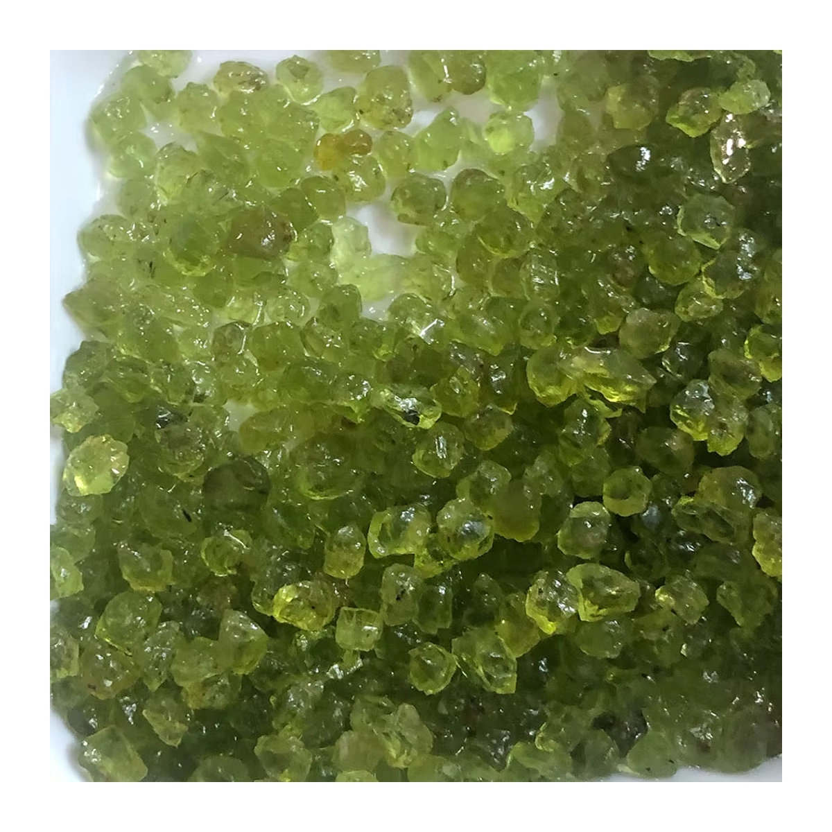 Natürliche Peridot Olivin Rohstein-Chips in Grün, 50 g - Bild 3