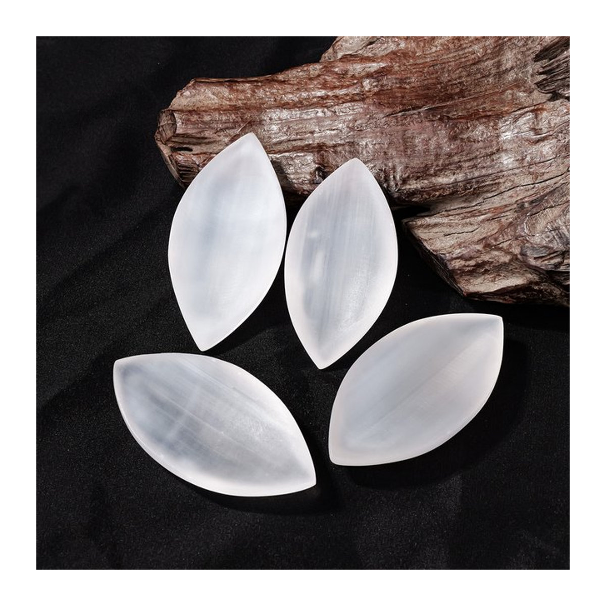 Natürliche Selenit Blatt Schale aus weißem Rohstein zur Kristallreinigung und als dekoratives Ornament - Bild 1