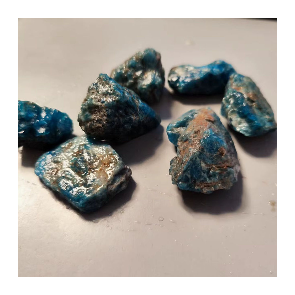 Natürlicher blauer Apatit-Stein als roher Kristall für Meditation und Dekoration - Bild 4