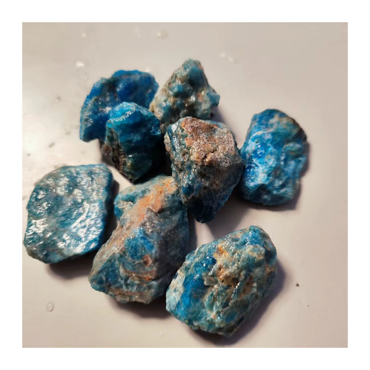 Natürlicher blauer Apatit-Stein als roher Kristall für Meditation und Dekoration - Bild 5