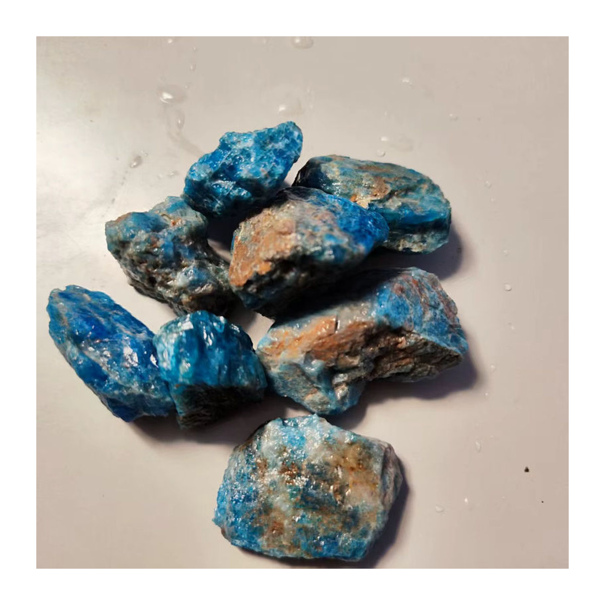 Natürlicher blauer Apatit-Stein als roher Kristall für Meditation und Dekoration - Bild 6