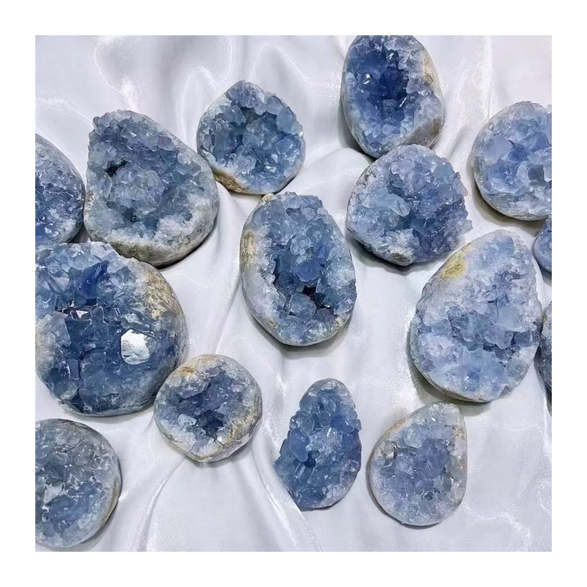 Natürlicher Celestine-Kristallcluster in Blau als unregelmäßige Mineralprobe für deine Dekoration und Meditation - Bild 4
