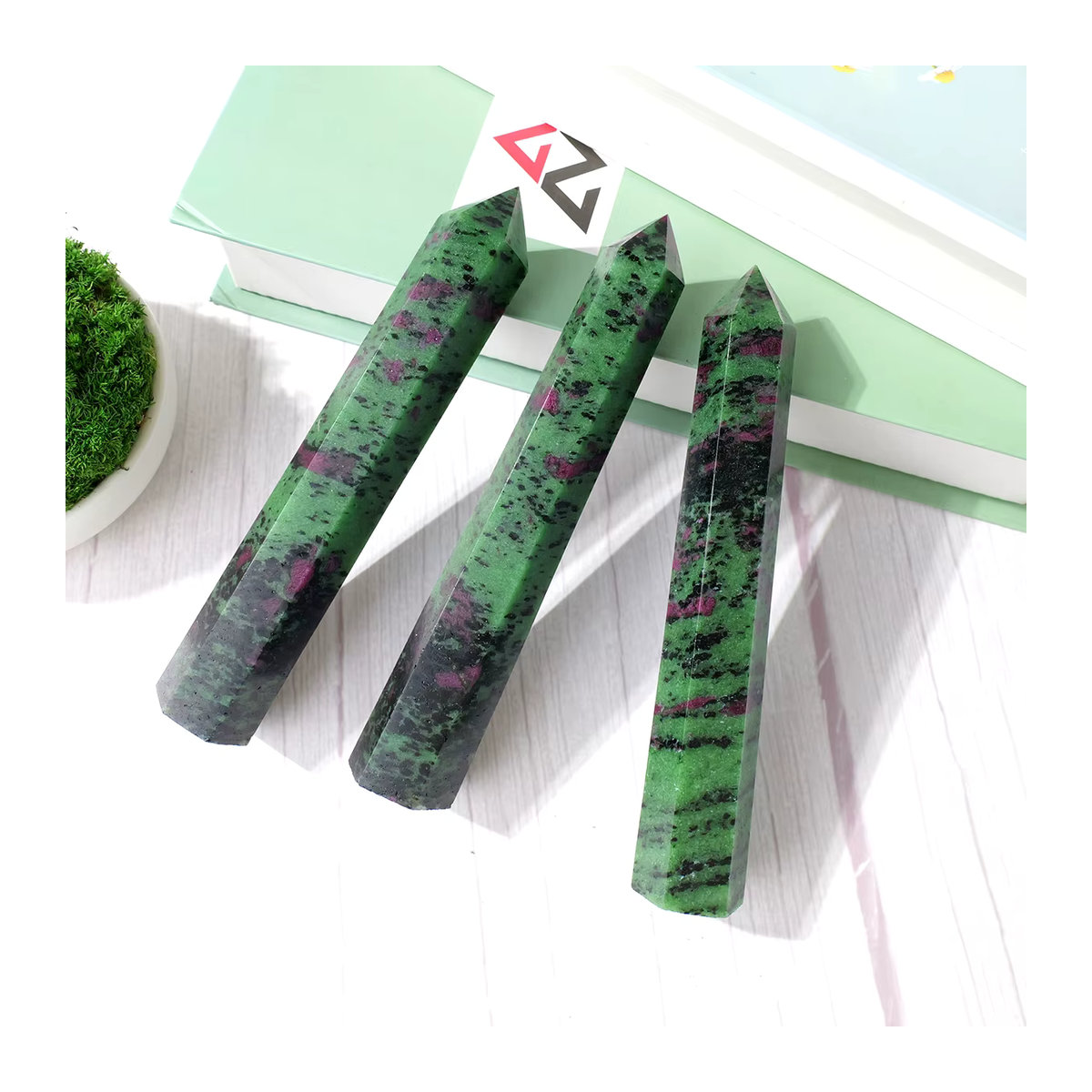Natürlicher Epidot-Kristall als grüne Punktsäule für dein Feng Shui Ornament und deine Desktop-Dekoration - Bild 4