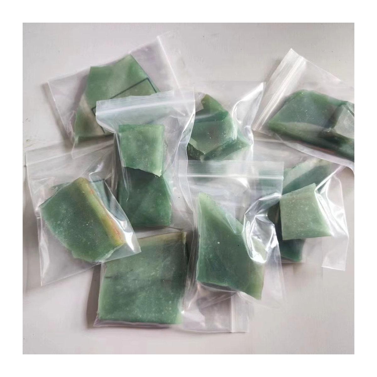 Natürlicher grüner China Dulong Jade Stein als Dekoration und Mineralprobe für DIY-Projekte - Bild 6