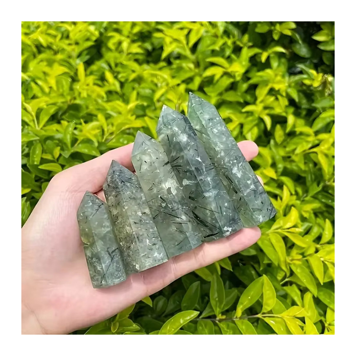 Natürlicher grüner Prehnit Geode Quarz Kristall als Obelisk und Zauberstab für Yoga und Meditation - Bild 4