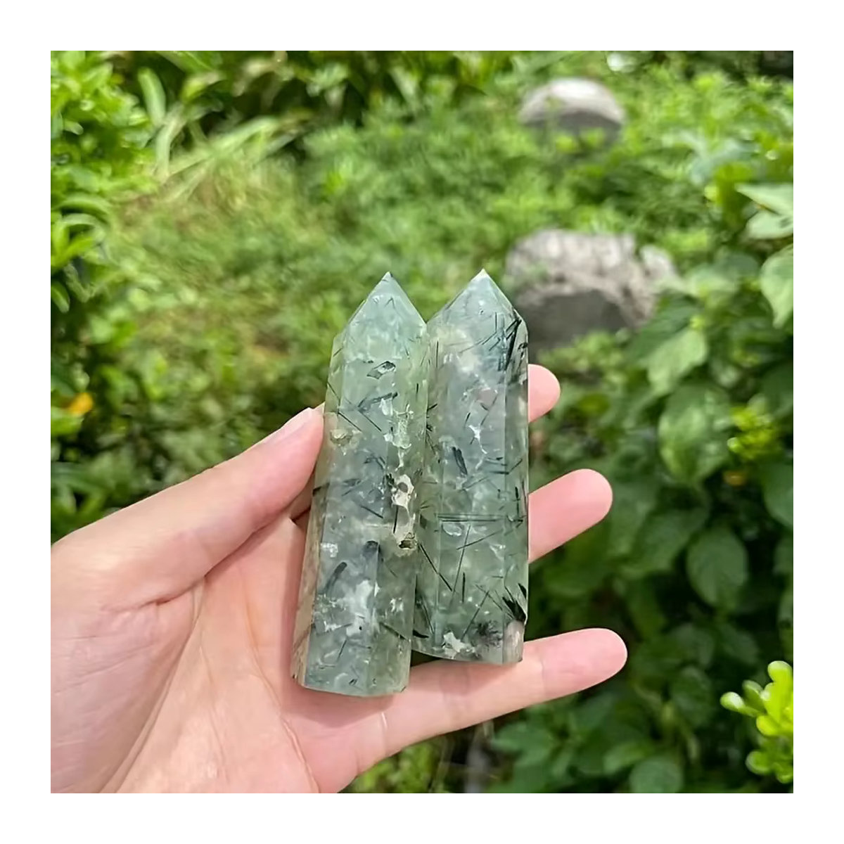 Natürlicher grüner Prehnit Geode Quarz Kristall als Obelisk und Zauberstab für Yoga und Meditation - Bild 5