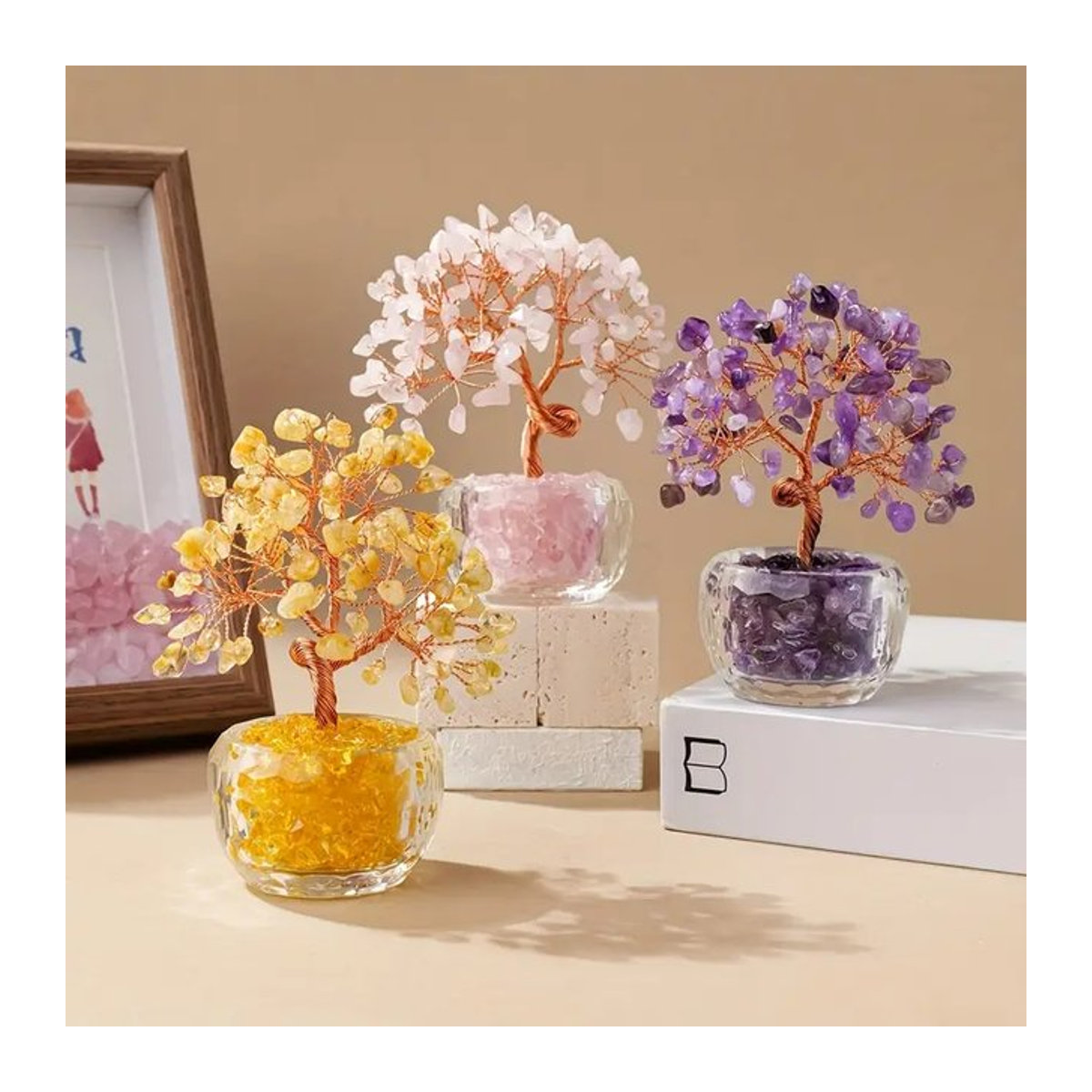 Natürlicher Kristall-Glücksbaum im Bohemian-Stil als Feng Shui Dekoration, mehrfarbiger Baum des Lebens aus Stein und Glas für dein Zuhause oder Büro - Bild 1