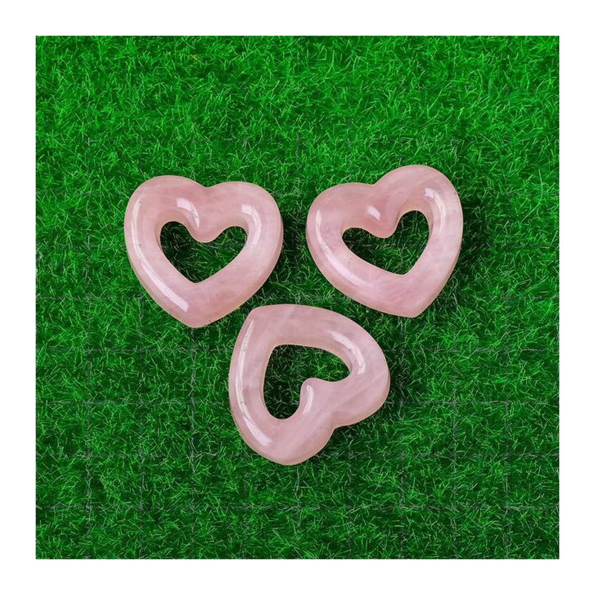 Natürlicher Rosenquarz als hohl geschnitztes Ornament in Rosa für DIY Schmuck und Dekoration - Bild 1