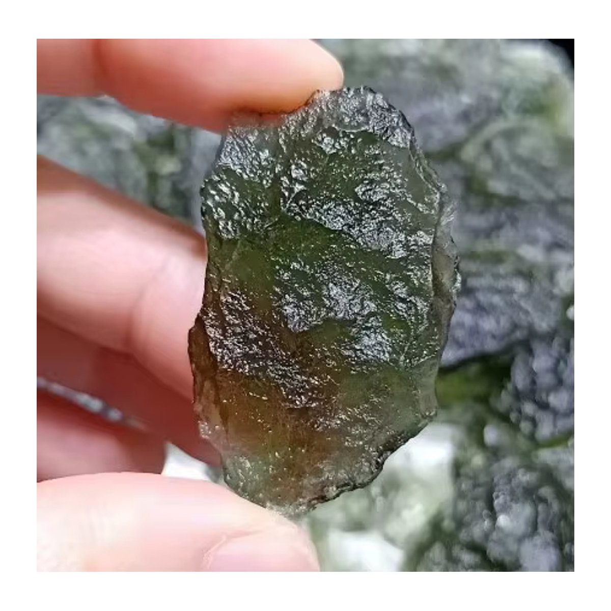 Natürlicher tschechischer Moldavit Meteorit als grüner Rohstein und Kristall von ENSNG - Bild 4