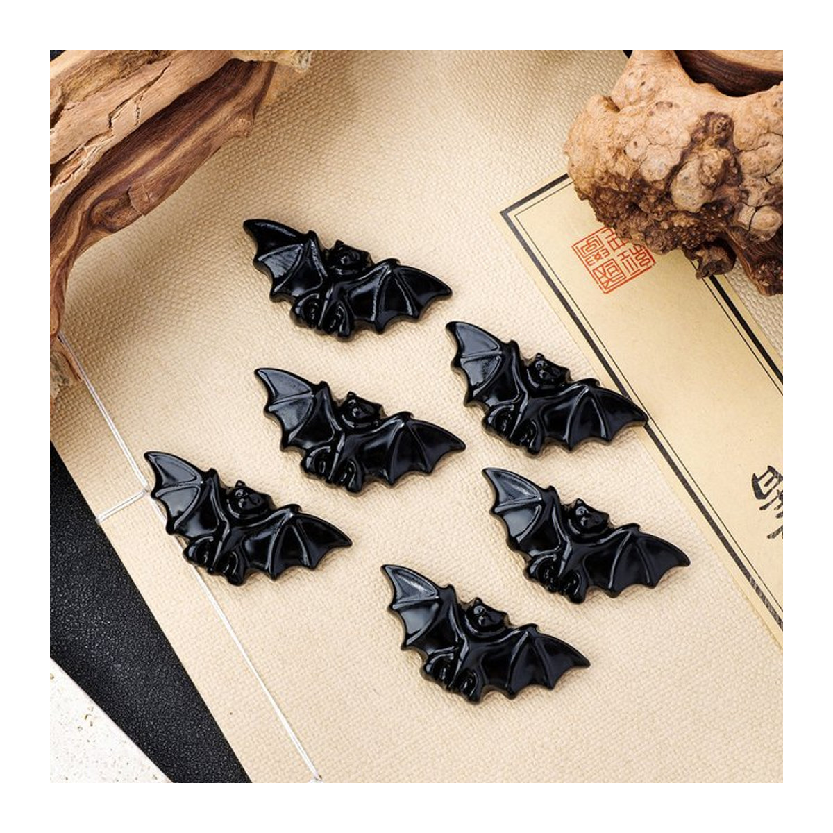 Natürliches Obsidian Kristall Fledermaus Ornament in Schwarz als Deko-Stein für Halloween oder als Geschenk - Bild 1