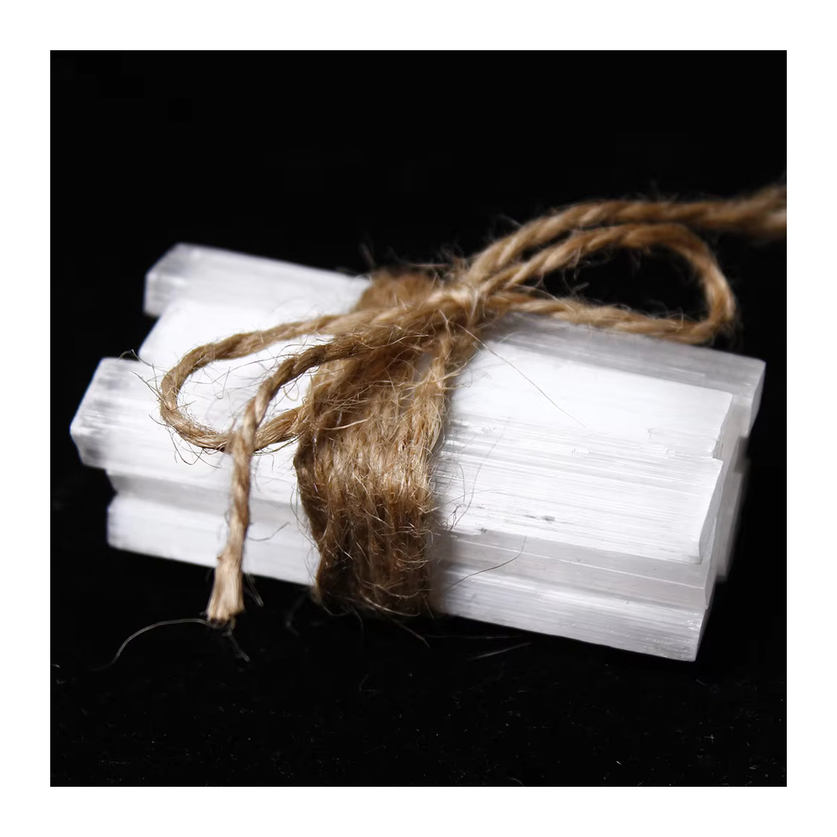 Natürliches Selenit Kristall-Set aus Marokko mit Platte und Blatt in Weiß - Bild 4