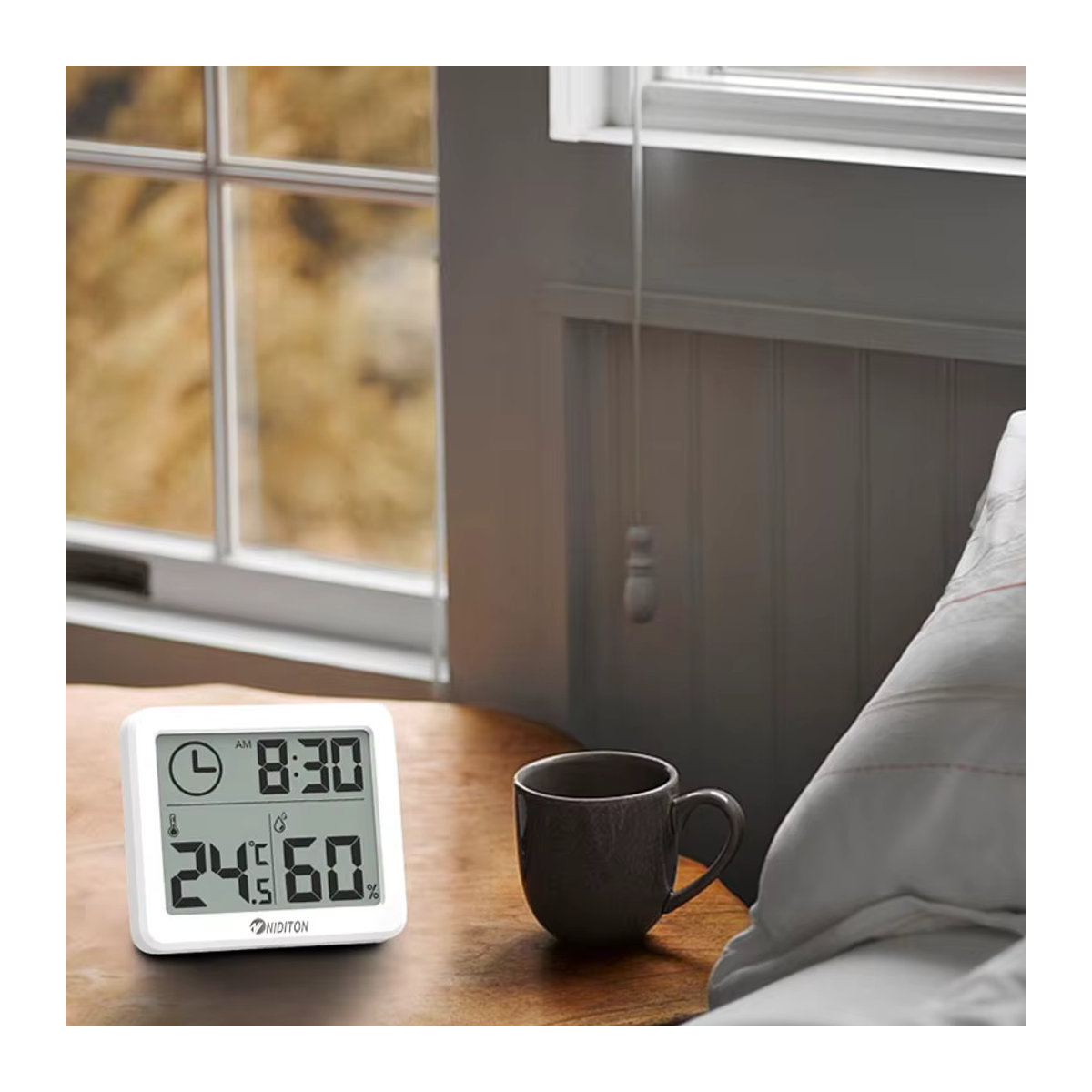 NIDITON Digitale Schreibtischuhr und Wanduhr mit Thermometer und Hygrometer in Weiß - Bild 2