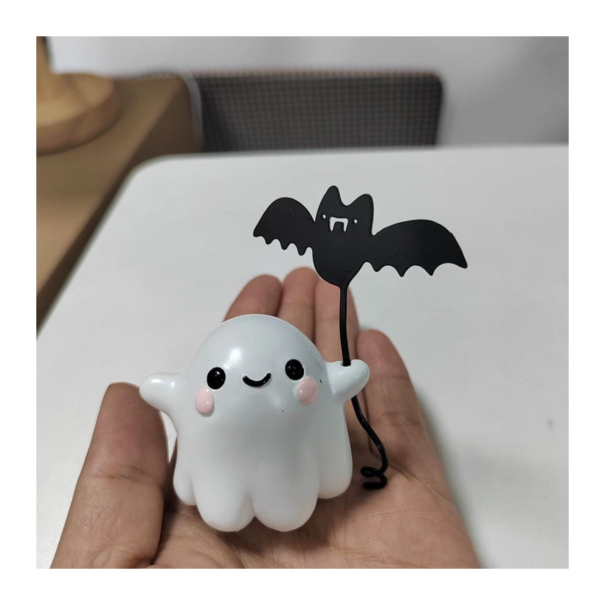 Niedliche Halloween Geist und Fledermaus Desktop Dekoration aus Kunststoff in Weiß - Bild 3