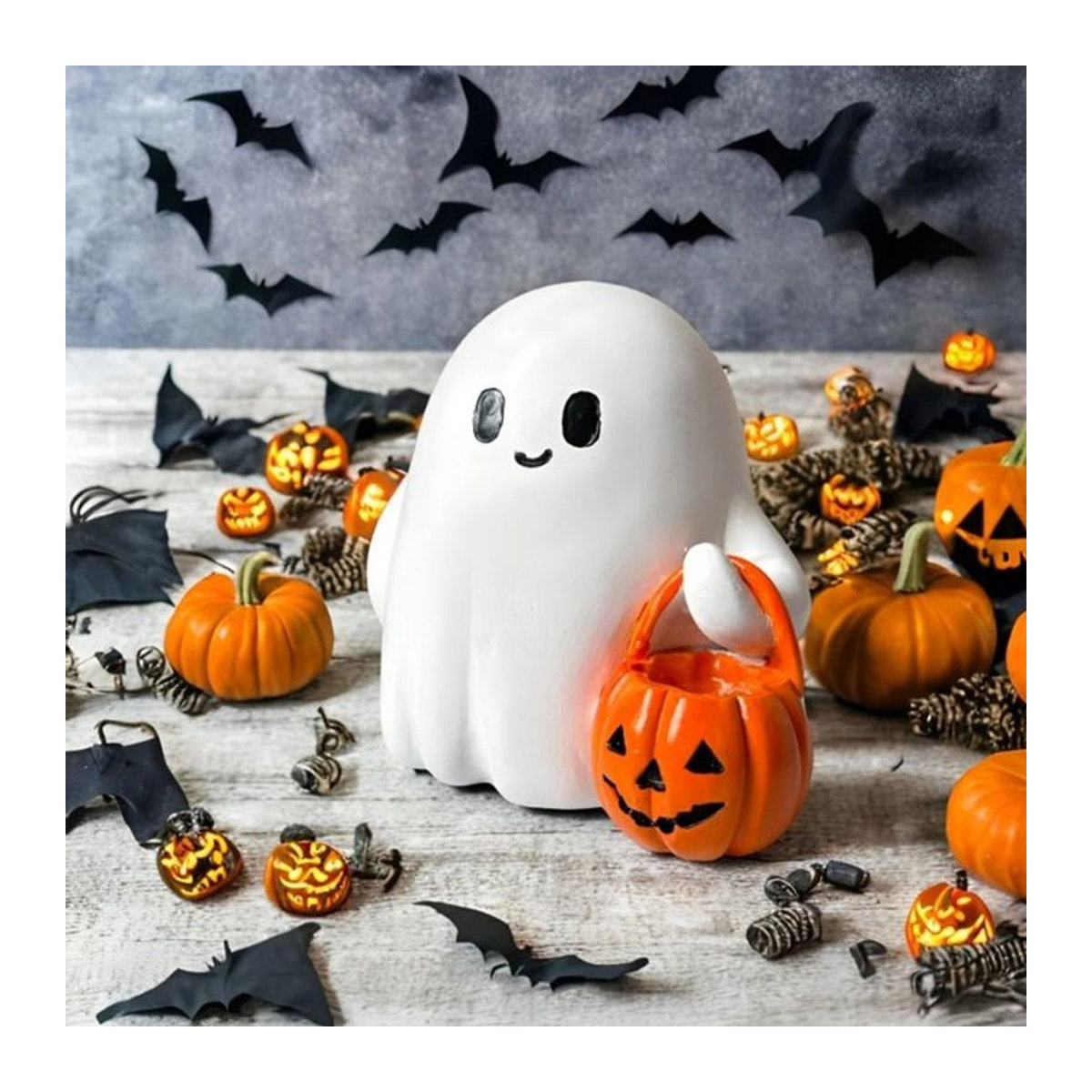Niedliche Halloween-Geisterstatue mit Kürbis aus weißem Kunstharz für die Dekoration in Innenräumen und im Garten - Bild 1
