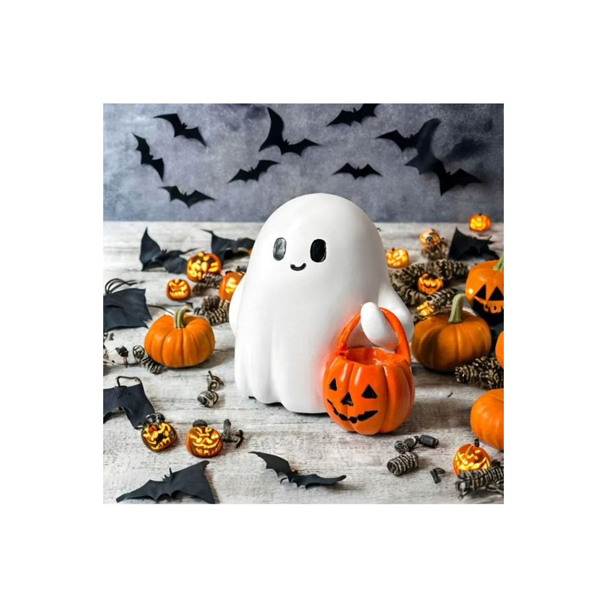 Niedliche Halloween-Geisterstatue mit Kürbis aus weißem Kunstharz für die Dekoration in Innenräumen und im Garten - Bild 7
