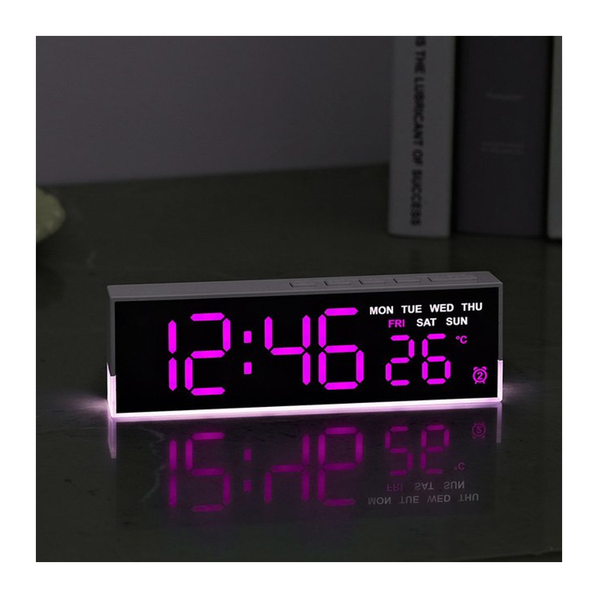 NieNie LED-Digitalwecker in Schwarz mit Thermometer und Beleuchtung, USB-betrieben, minimalistisches Design aus Kunststoff - Bild 1