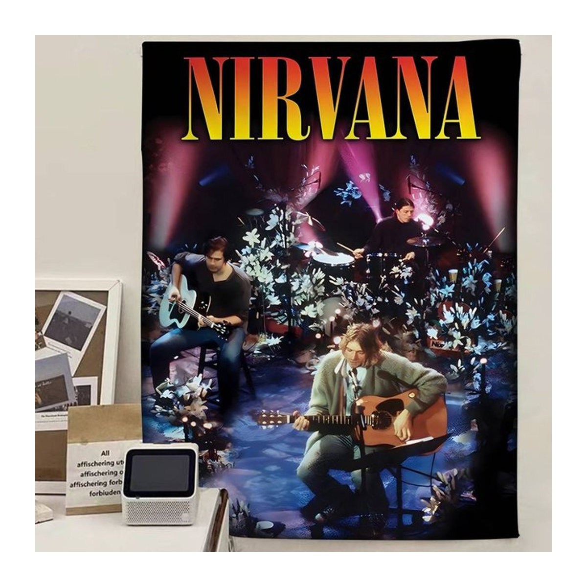 Nirvana Band Magazine Wandteppich im klassischen Anime-Stil mit Science-Fiction-Motiv, mehrfarbig, B/H: 70 x 70 cm - Bild 1