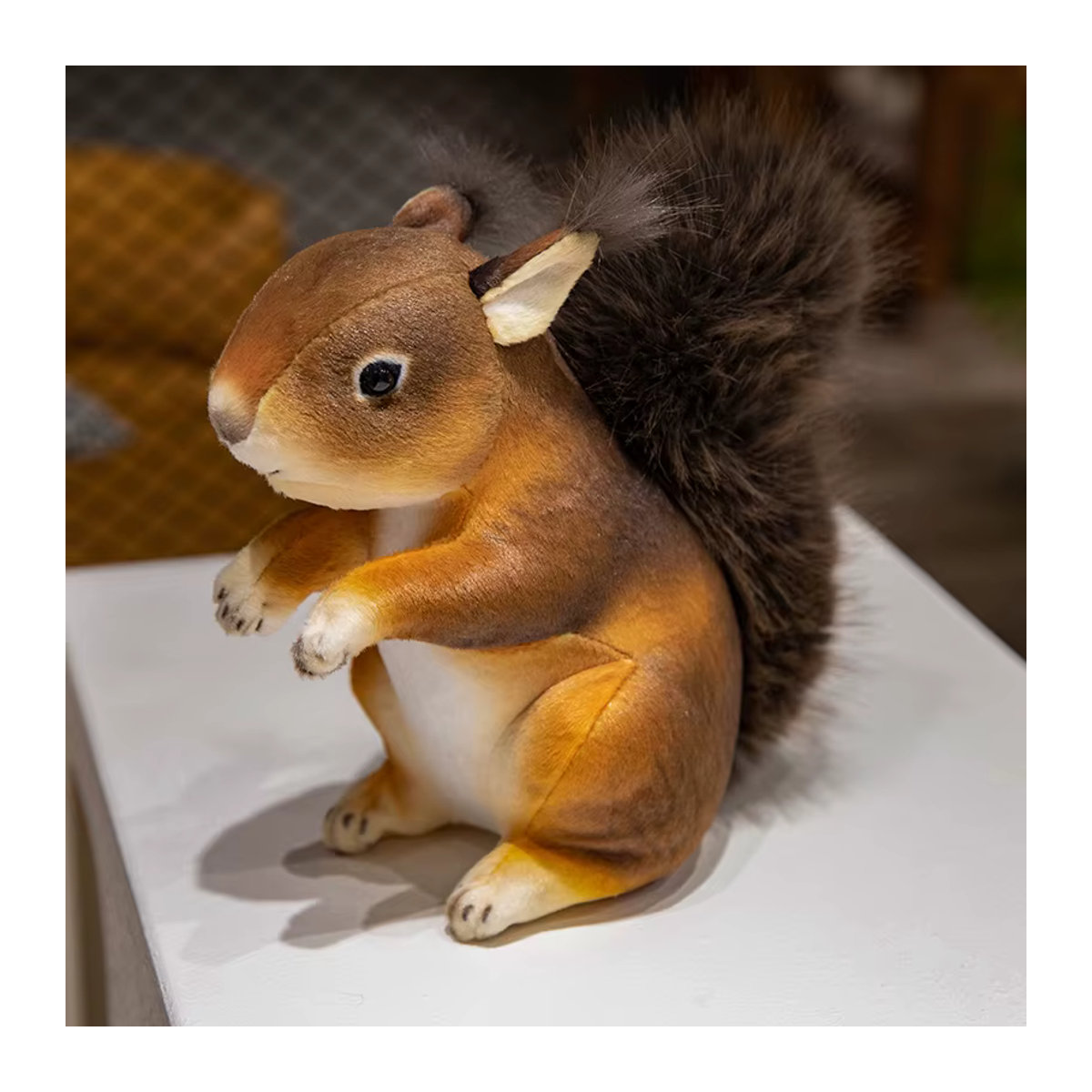 NIUHAPI Plüsch Eichhörnchen als Dekoration in Braun - Bild 4