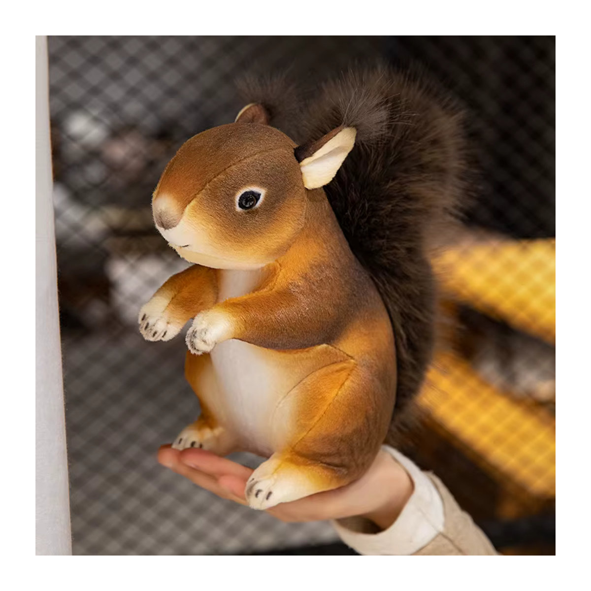 NIUHAPI Plüsch Eichhörnchen als Dekoration in Braun - Bild 6