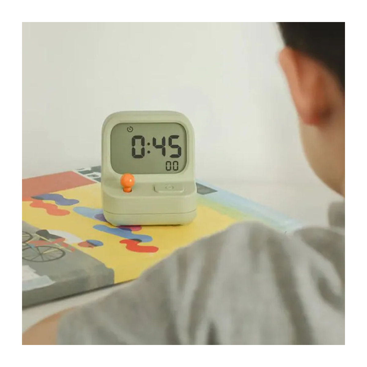 NOCCLILI Retro Mini Digitaler Wecker mit Spieluhr und Schlummerfunktion in Grün - Bild 1