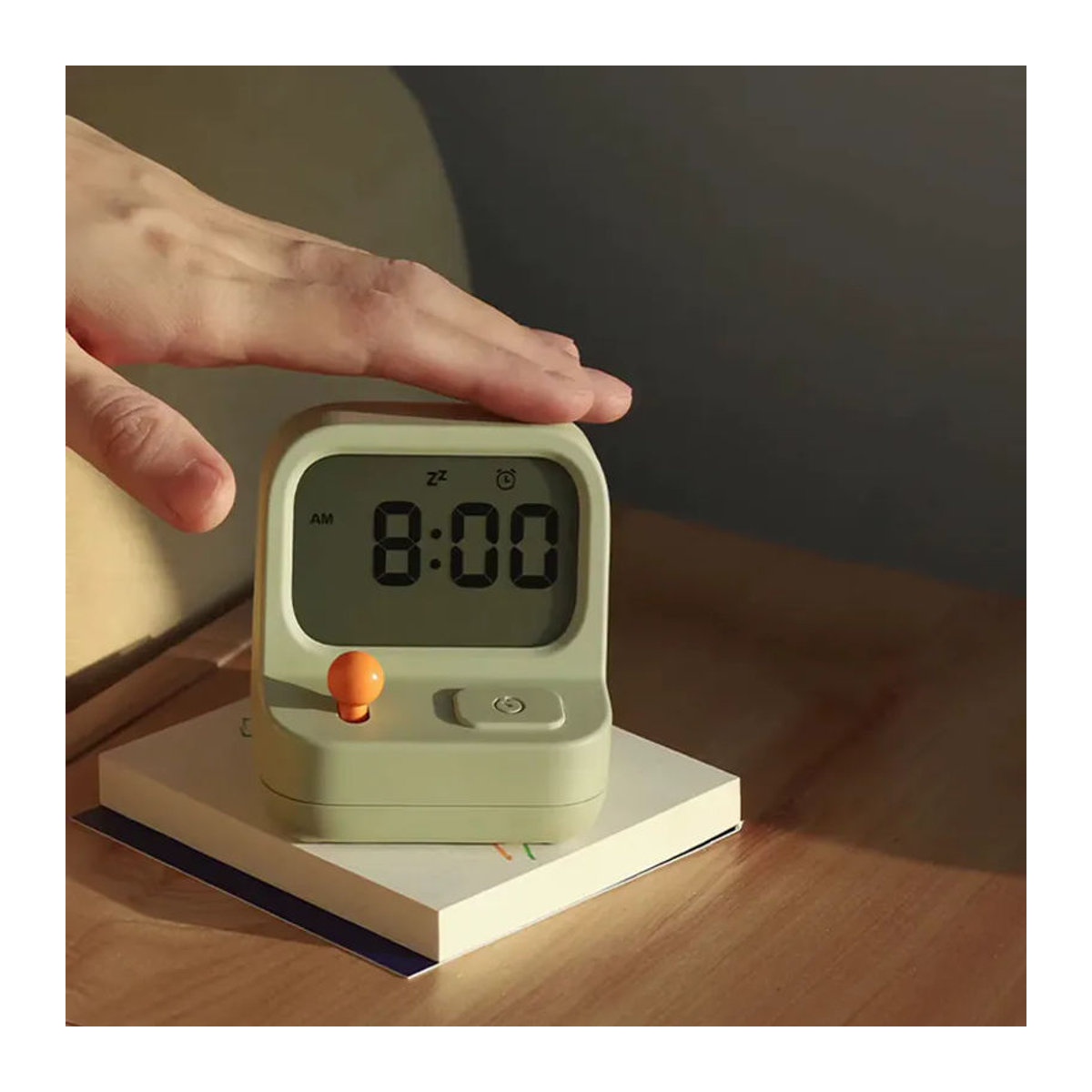 NOCCLILI Retro Mini Digitaler Wecker mit Spieluhr und Schlummerfunktion in Grün - Bild 2