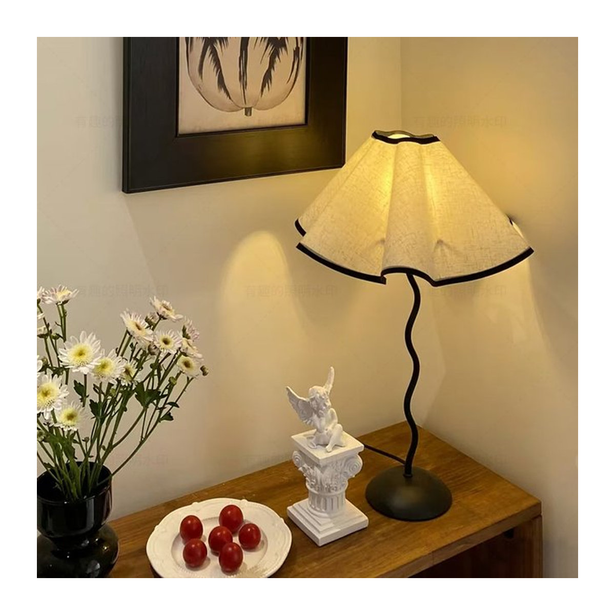 Nordic Blütenblatt LED Tischlampe aus Stoff in Weiß mit 12W Tricolor Licht für Wohnzimmer und Schlafzimmer - Bild 1