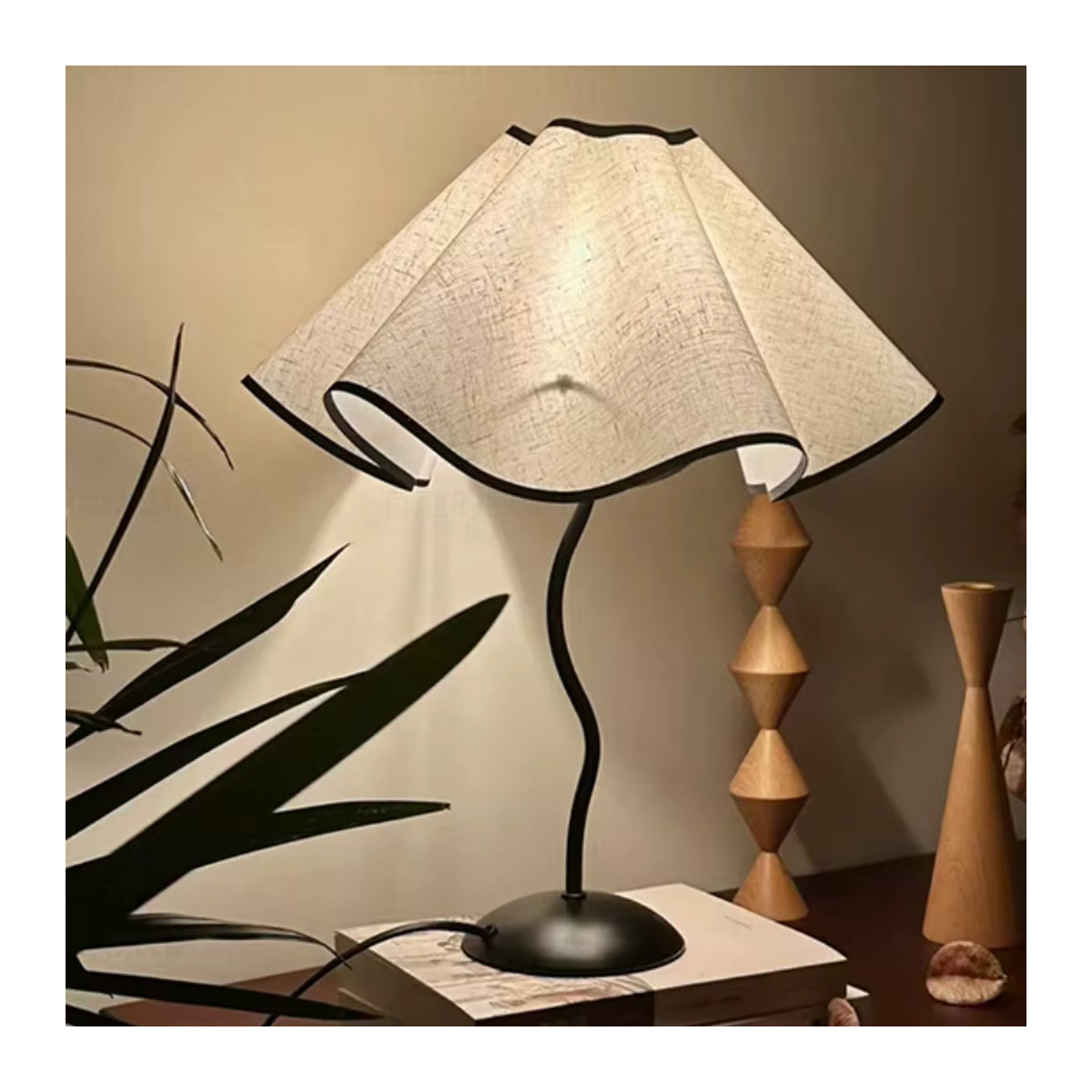 Nordic Blütenblatt LED Tischlampe aus Stoff in Weiß mit 12W Tricolor Licht für Wohnzimmer und Schlafzimmer - Bild 3