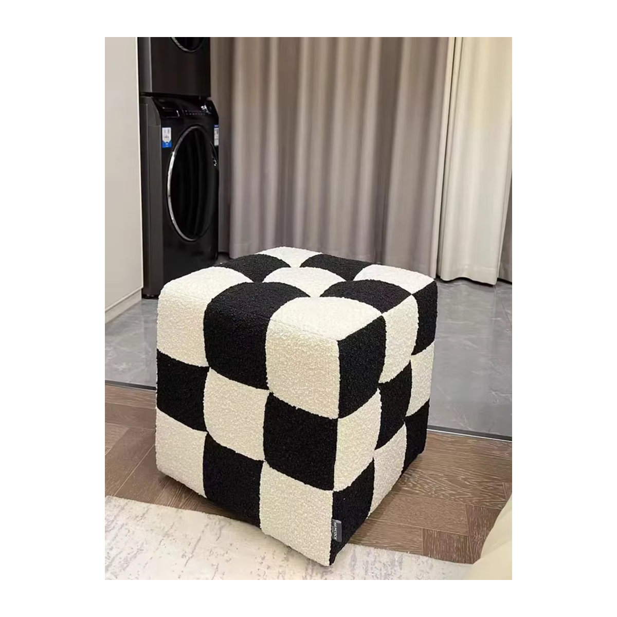 Nordic Polsterhocker im Karo-Design in Schwarz für Wohnzimmer, Schlafzimmer und Make-up-Bereich - Bild 4