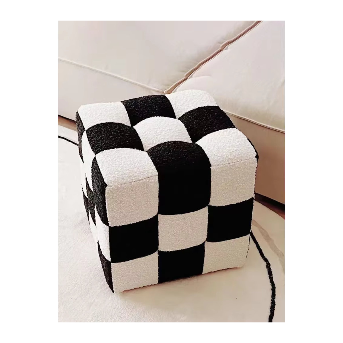 Nordic Polsterhocker im Karo-Design in Schwarz für Wohnzimmer, Schlafzimmer und Make-up-Bereich - Bild 5