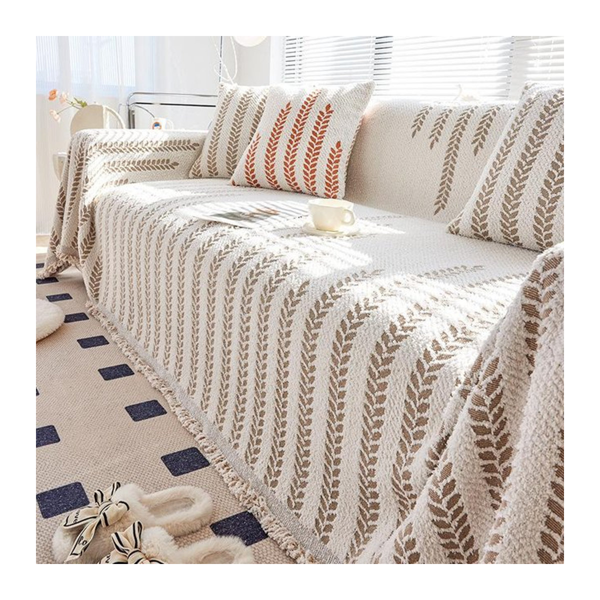 Nordische gestrickte Sofa-Überwurfdecke von Your Warm Home in Beige mit Quasten, B/B: 180 x 180 cm - Bild 1