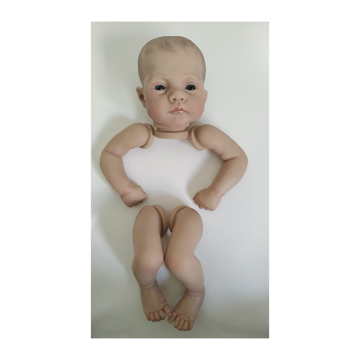 NPK Sammelfiguren Lily & Irys handbemalte Zwillinge Puppen mit Soft-Touch-Effekt und Stoffkörper in Beige, 19 Zoll - Bild 1