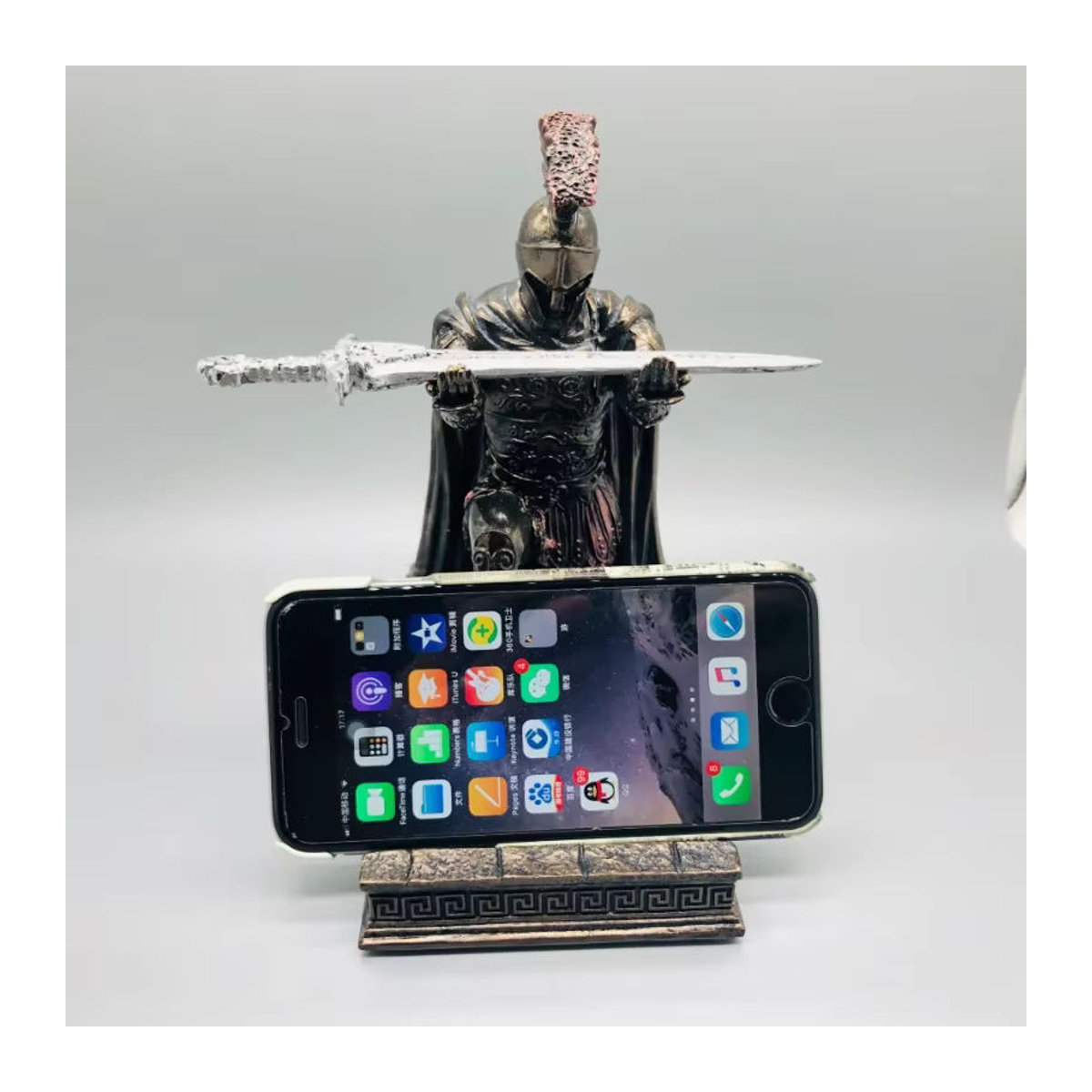 OAKCHARM Ritter Stift- und Telefonhalter aus Metall in Silber als dekorativer Schreibtisch-Organizer - Bild 3