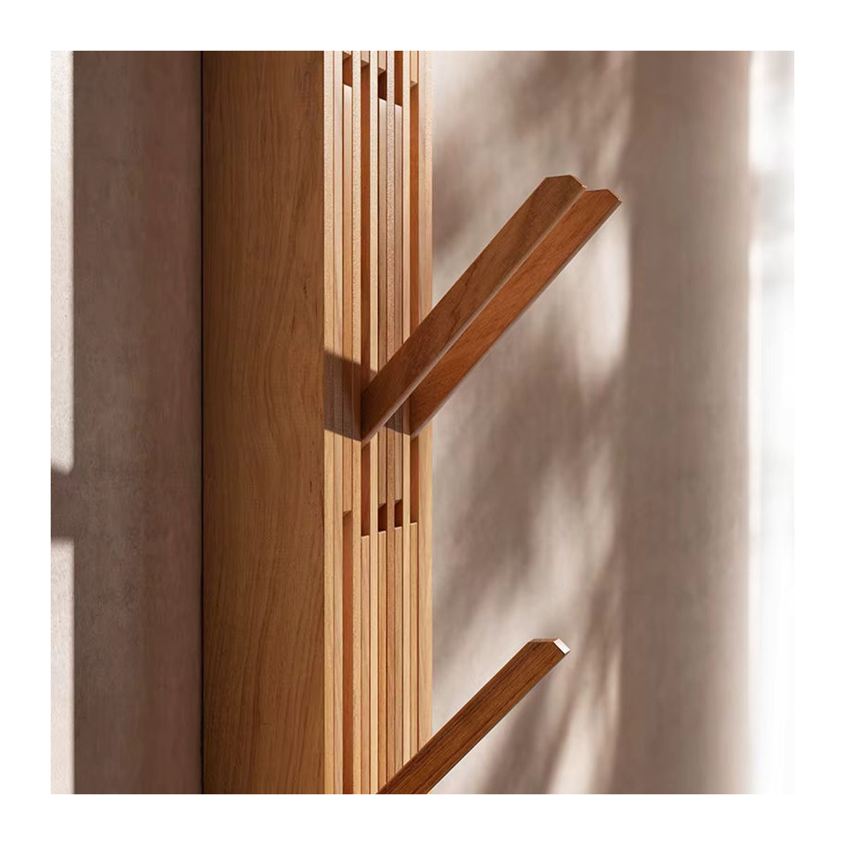 OEMG Wandgarderobe aus Buche in Braun mit Hutablage und faltbaren Kleiderbügeln - Bild 6