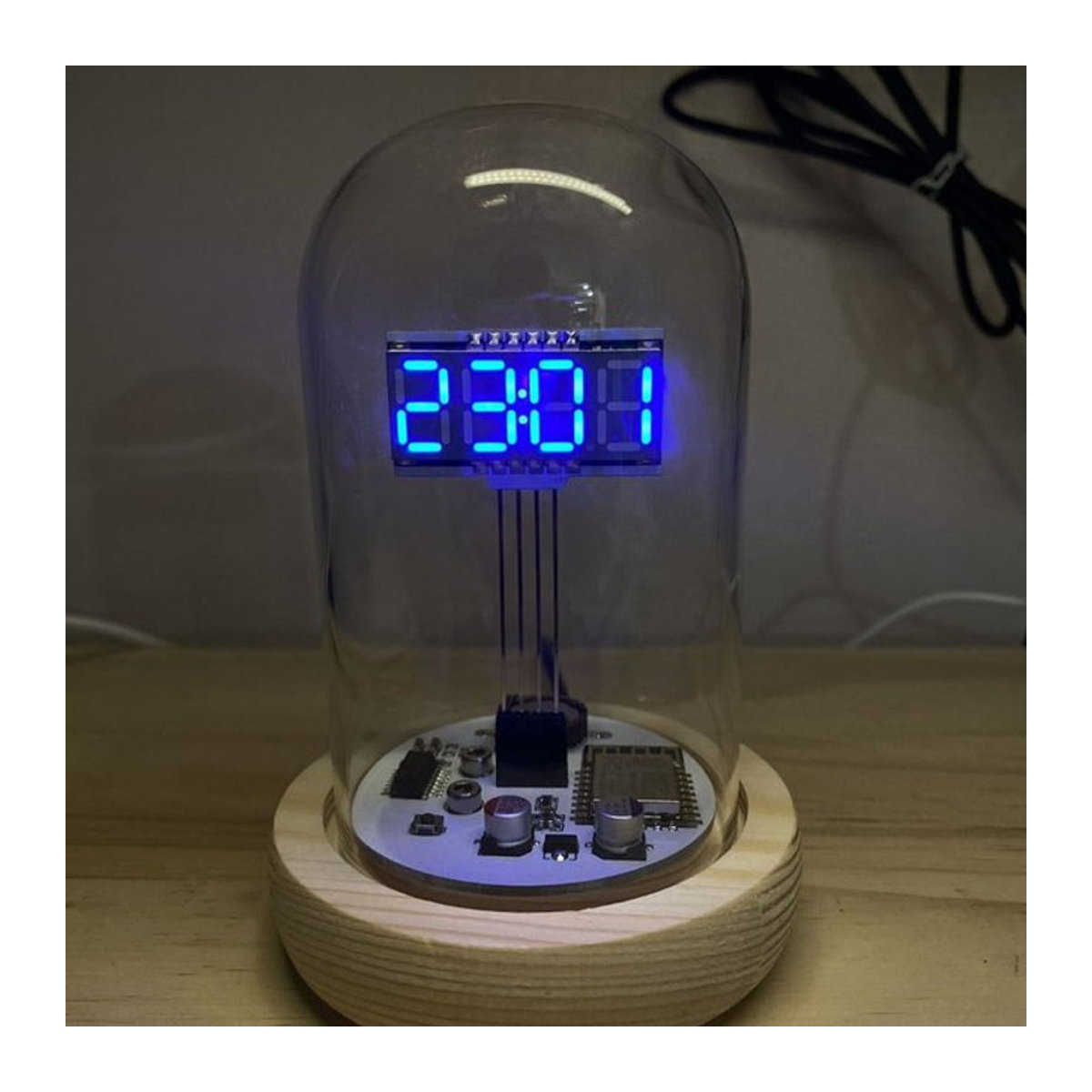 Oeny Retro Nixie Digitaluhr mit Wifi und transparentem Design in Orange und Holzoptik - Bild 1