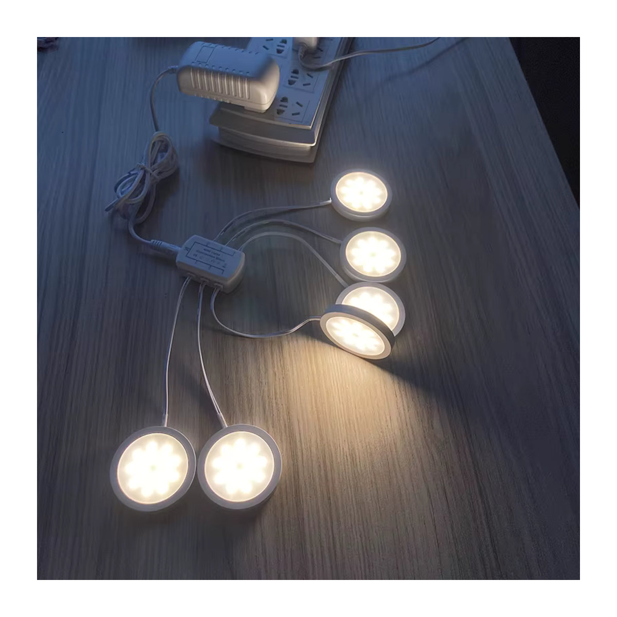Ohlite LED Puck Lampe Kit mit Fernbedienung, dimmbar, 12V 3W, Weiß, Möbelbeleuchtung für Küche, Vitrine und Kleiderschrank - Bild 2