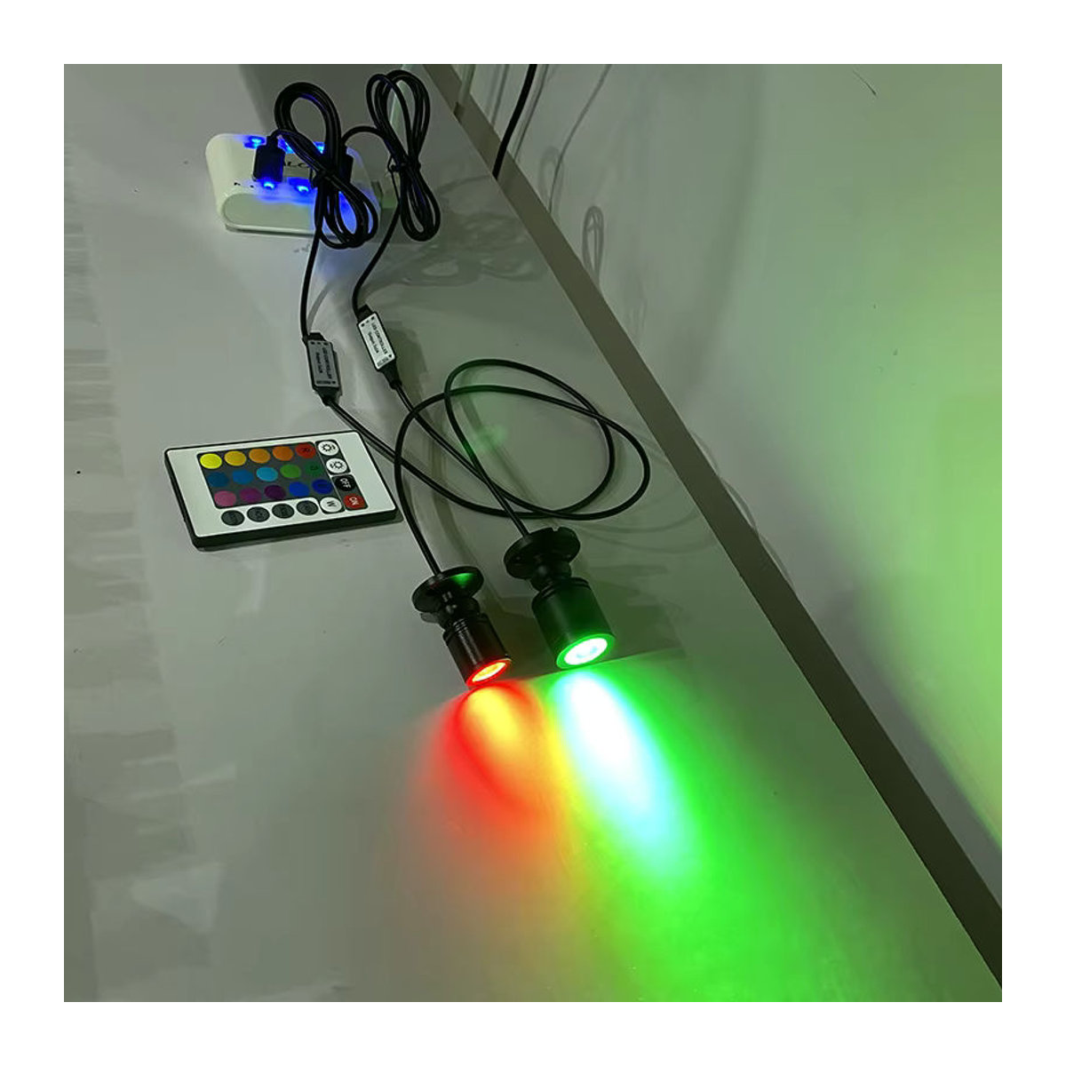 Ohlite Mini RGB LED Spot Light dimmbar via USB 5V für Möbelbeleuchtung und Vitrinen in Bunt, Weiß oder Schwarz - Bild 2