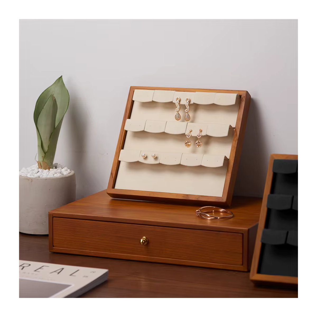 Oirlv Holz Ohrring Display Rack Schmuckständer in Gold, Silber oder Beige - Bild 2
